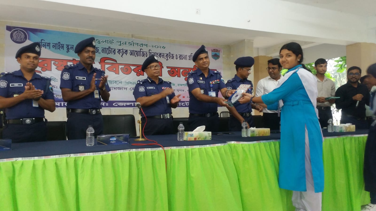 জুলাই পুনঃজাগরন-২০২৫ কুইজ,চিত্রাংকন ও রচনা প্রতিযোগিতার পুরষ্কার গ্রহন